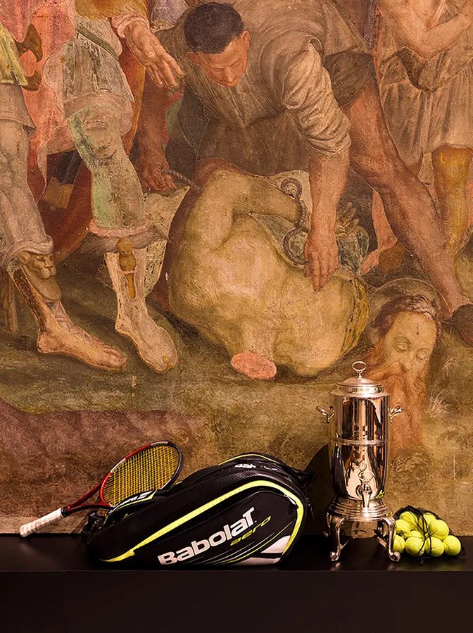 luusssso's tweet photo. This 16th century chapel in Milan transformed into a tennis court is a whole vibe https://t.co/guwvfagLTZ