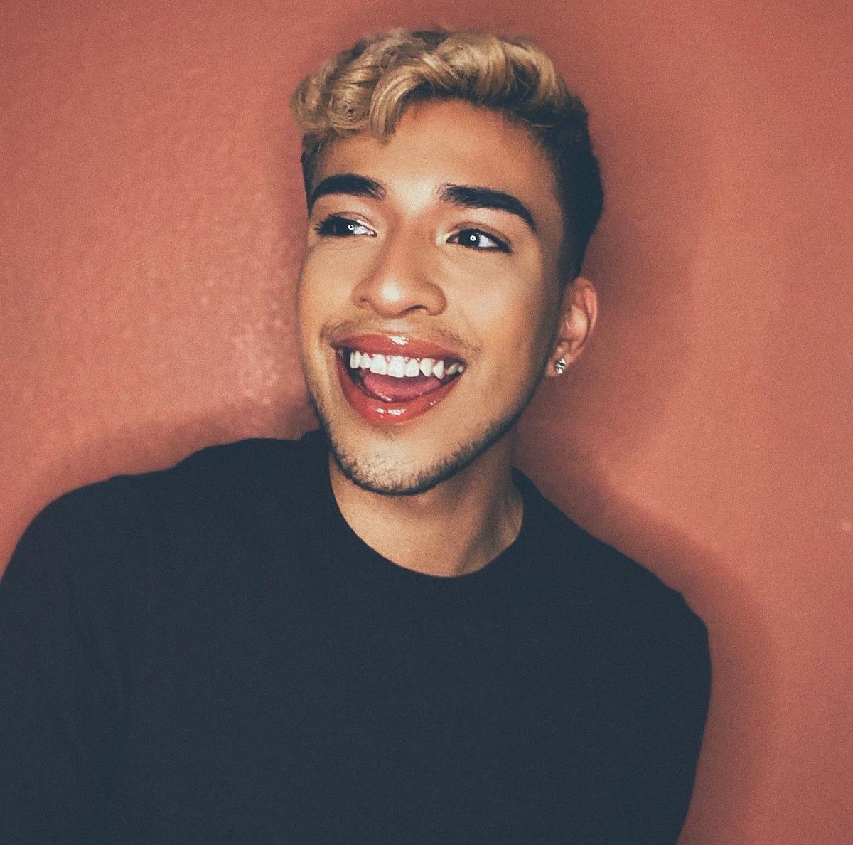 criesoftly's tweet photo. blonde days https://t.co/qyir7LixEt