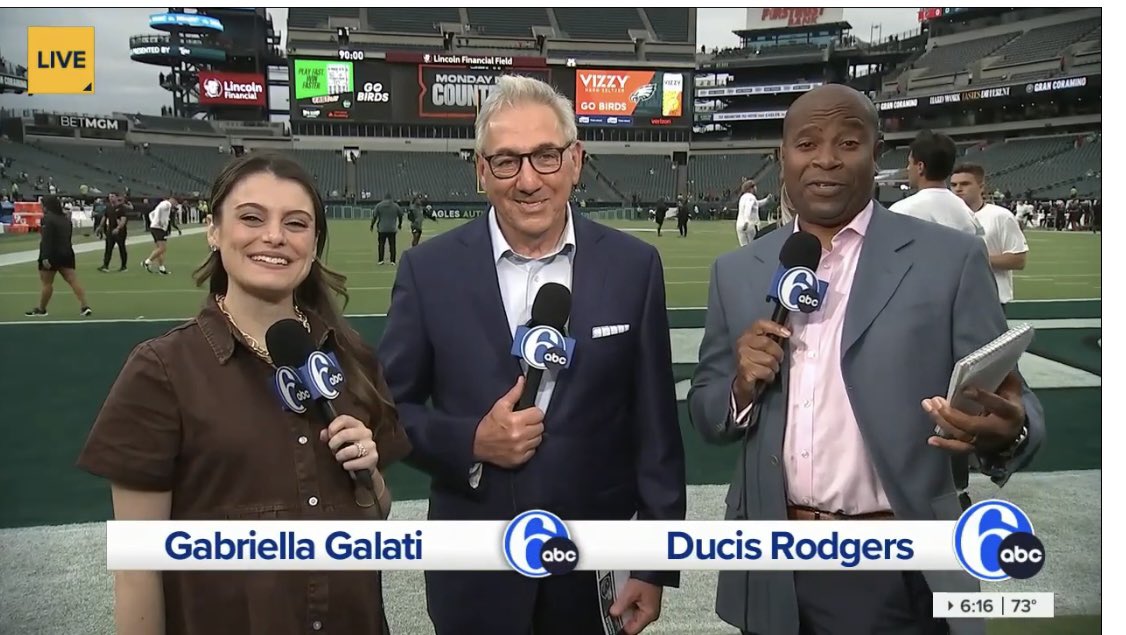 cbkmediamgt's tweet image. Nobody gets you ready for an @Eagles Monday Night Football game like the @6abc sports team of @duciswild, client @ella_galati and Sal Paolantonio! 
#PhiladelphiaTVNews 
#WPVI
#SportsReporter
#PhiladelphiaEagles 
#TeamCBK