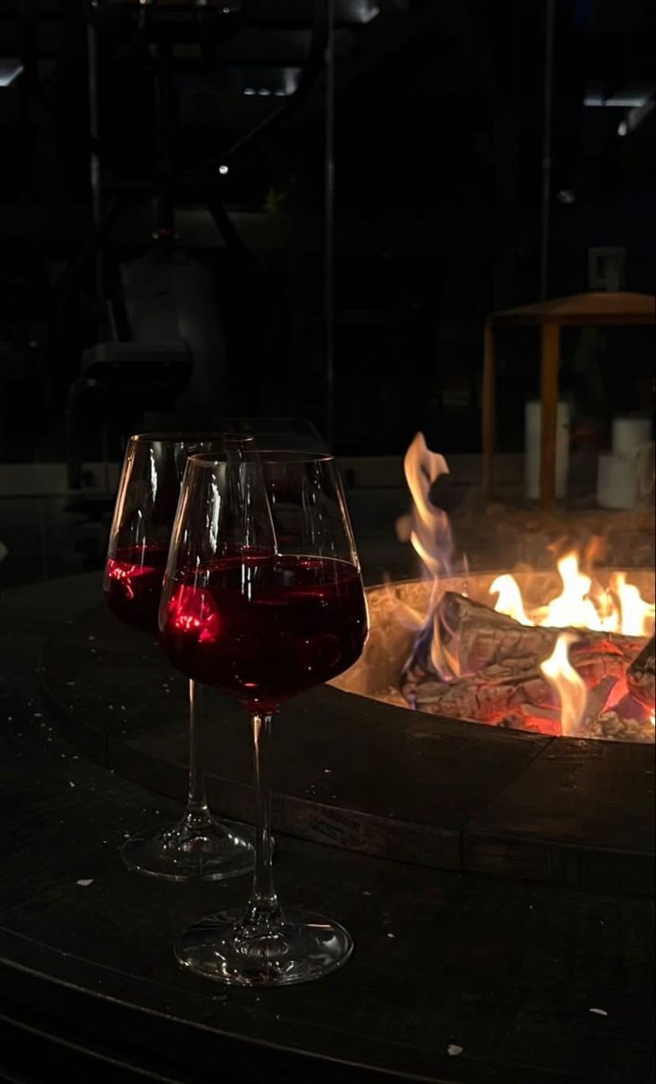et_adn's tweet photo. Autumn vibes🍷 https://t.co/08qO8zNynq