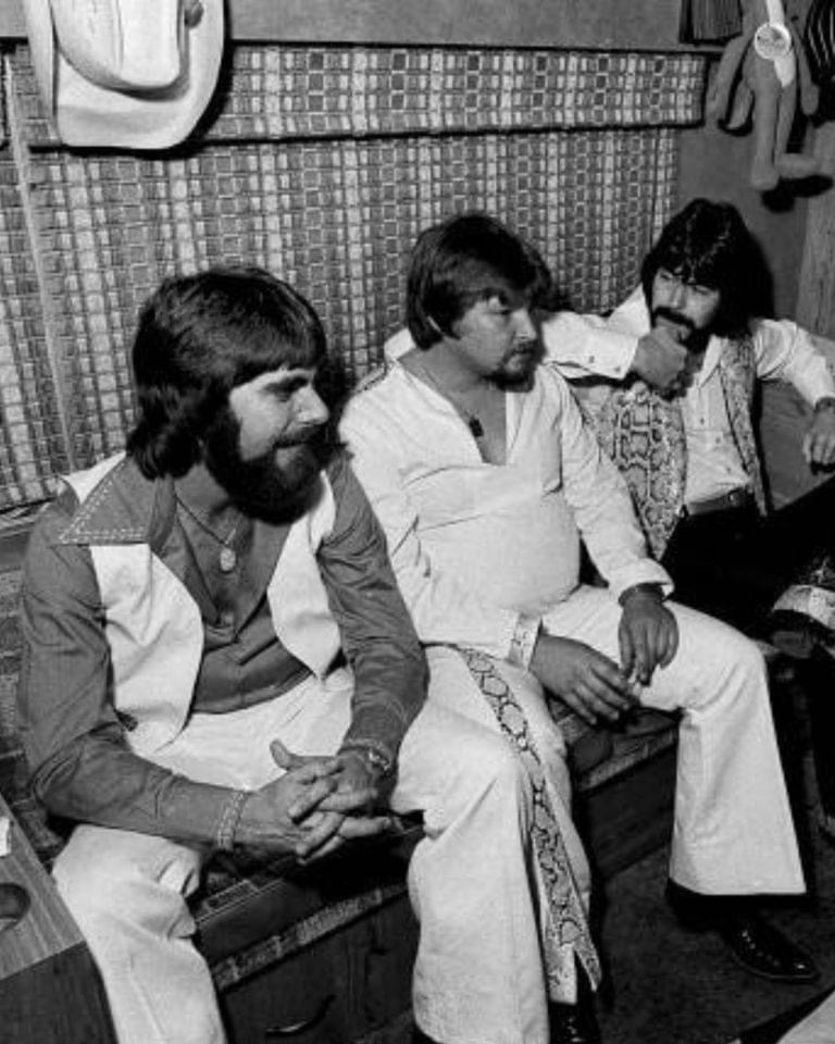 TheAlabamaBand's tweet photo. Iconic. #CountrySwagger https://t.co/qur0I6kpV4