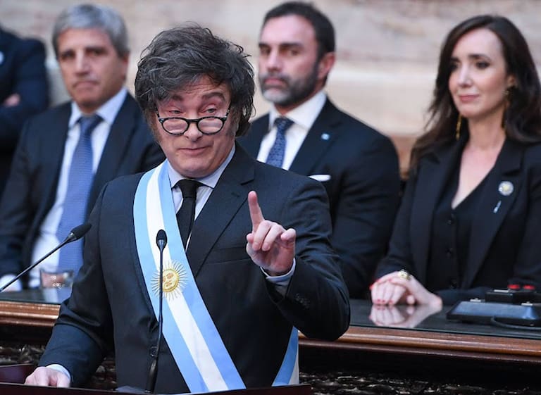 Paradojas del Presupuesto 2025: el Gobierno suspende la ley de financiamiento educativo y duplica la partida para la SIDE dlvr.it/TDK7YS