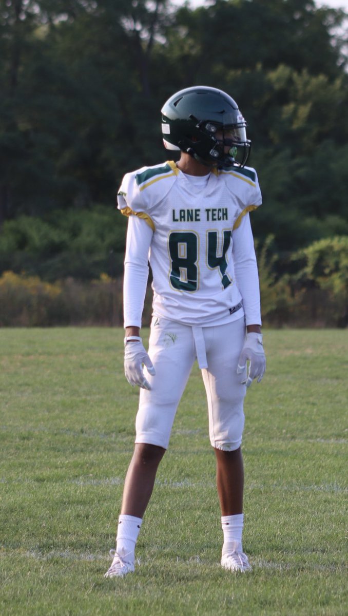 Aidan_Andrich1's tweet image. My first couple football flick #Lanetech #Chicago #class2028