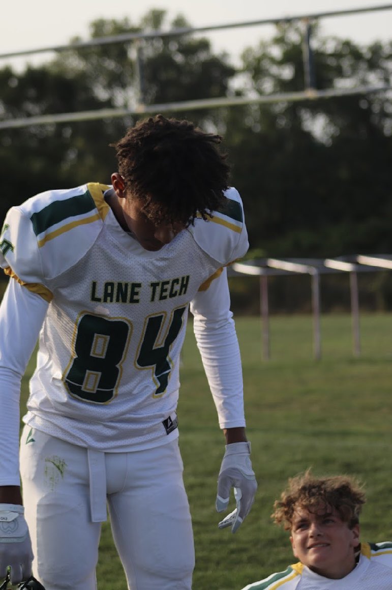 Aidan_Andrich1's tweet image. My first couple football flick #Lanetech #Chicago #class2028