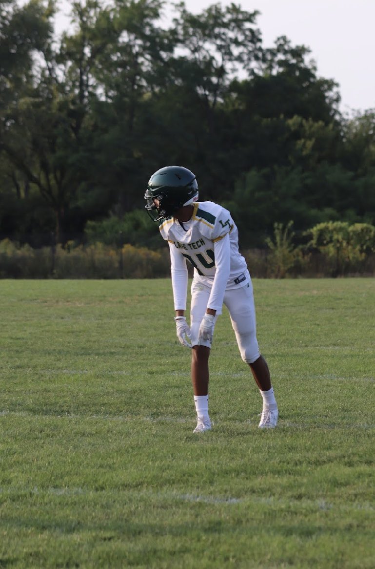 Aidan_Andrich1's tweet image. My first couple football flick #Lanetech #Chicago #class2028