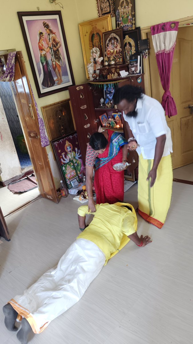 gurumanikks's tweet photo. எம் வாழ்வுதனை வரமாய்த் தந்த வாழும் தெய்வங்களிடம் வாழ்த்து பெற்றேன். https://t.co/vbKpkGdioV