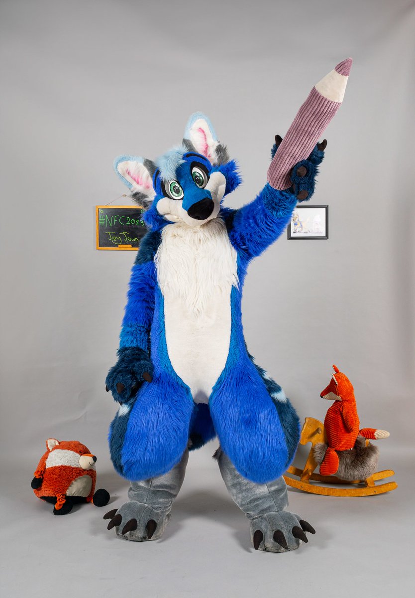 On my way to #Eurofurence, look out for this blue boyyo!