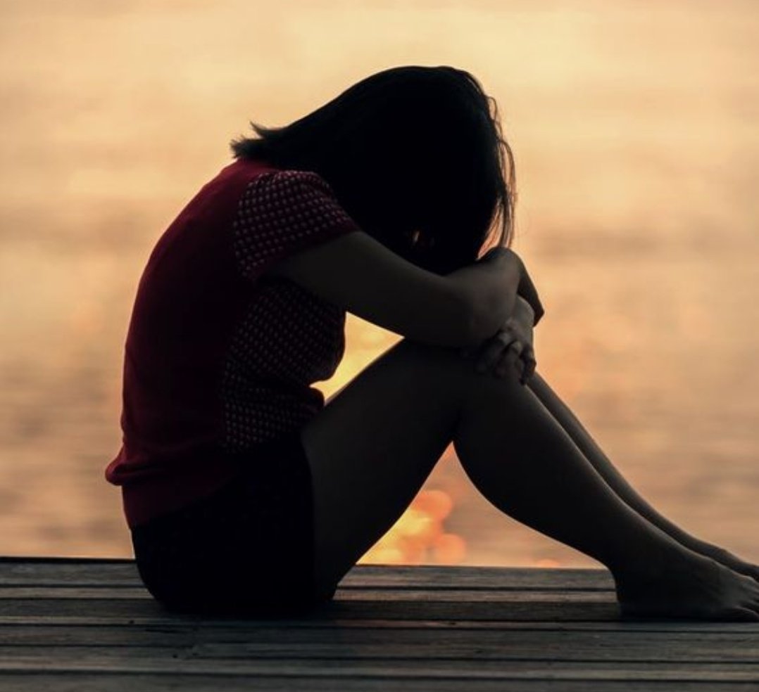 أحياناً يخيب ظني
تتلاشى الأحلام كسراب في الزماني
أبحث عن الأمل في عيون غائبة
وأتعلم أن الصبر 
هو خير رفيقٍ في الزمن
فكل خيبة تحمل دروساً جديدة
تعلمني أن أحارب وأعيد بناء ما كان