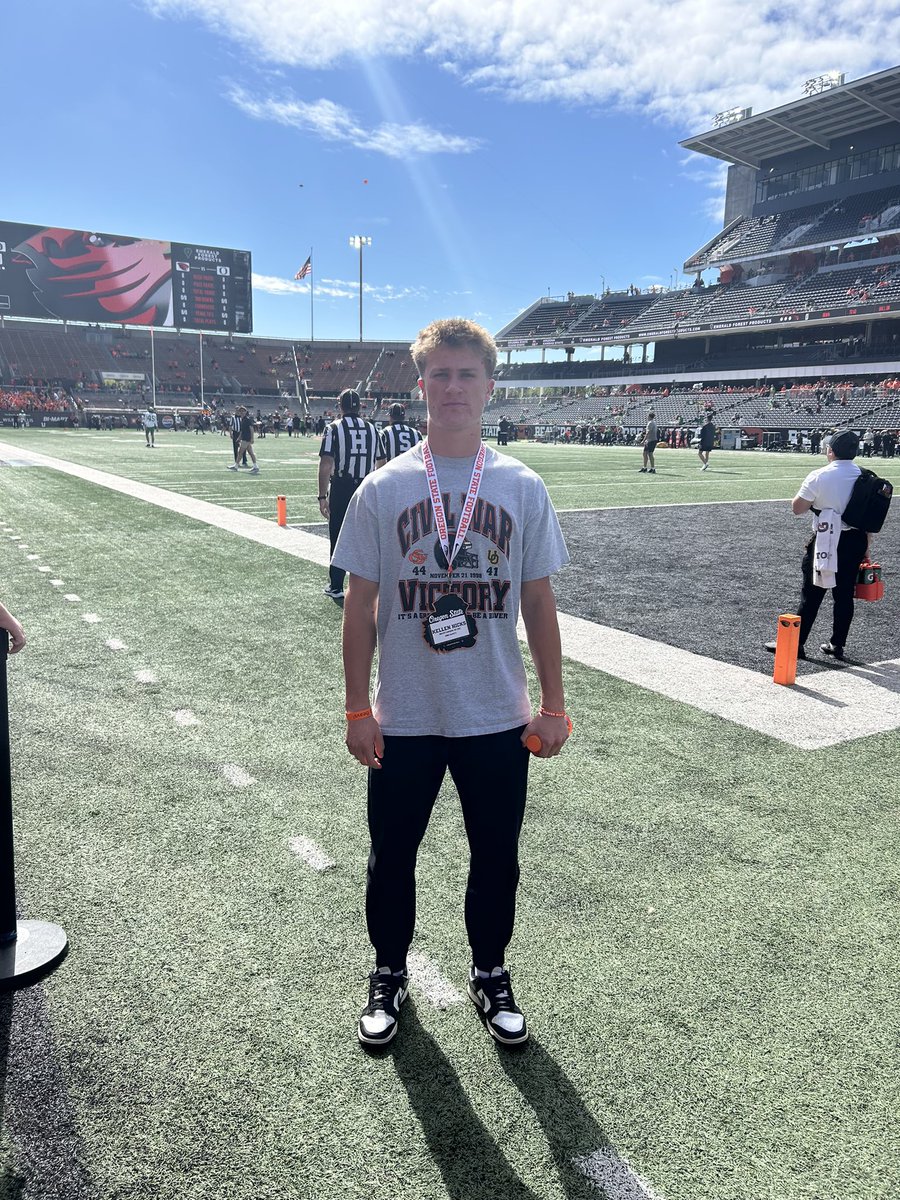 Kellen Hicks (@kellenhicks23) on Twitter photo Had a great time in Corvallis this weekend!! Thank you <a href="/BeaverFootball/">Oregon State Football</a> <a href="/JRMoala/">Coach JR Moala</a> <a href="/MavHSFB/">Mountainside HS Football</a> Had a great time in Corvallis this weekend!! Thank you <a href="/BeaverFootball/">Oregon State Football</a> <a href="/JRMoala/">Coach JR Moala</a> <a href="/MavHSFB/">Mountainside HS Football</a>