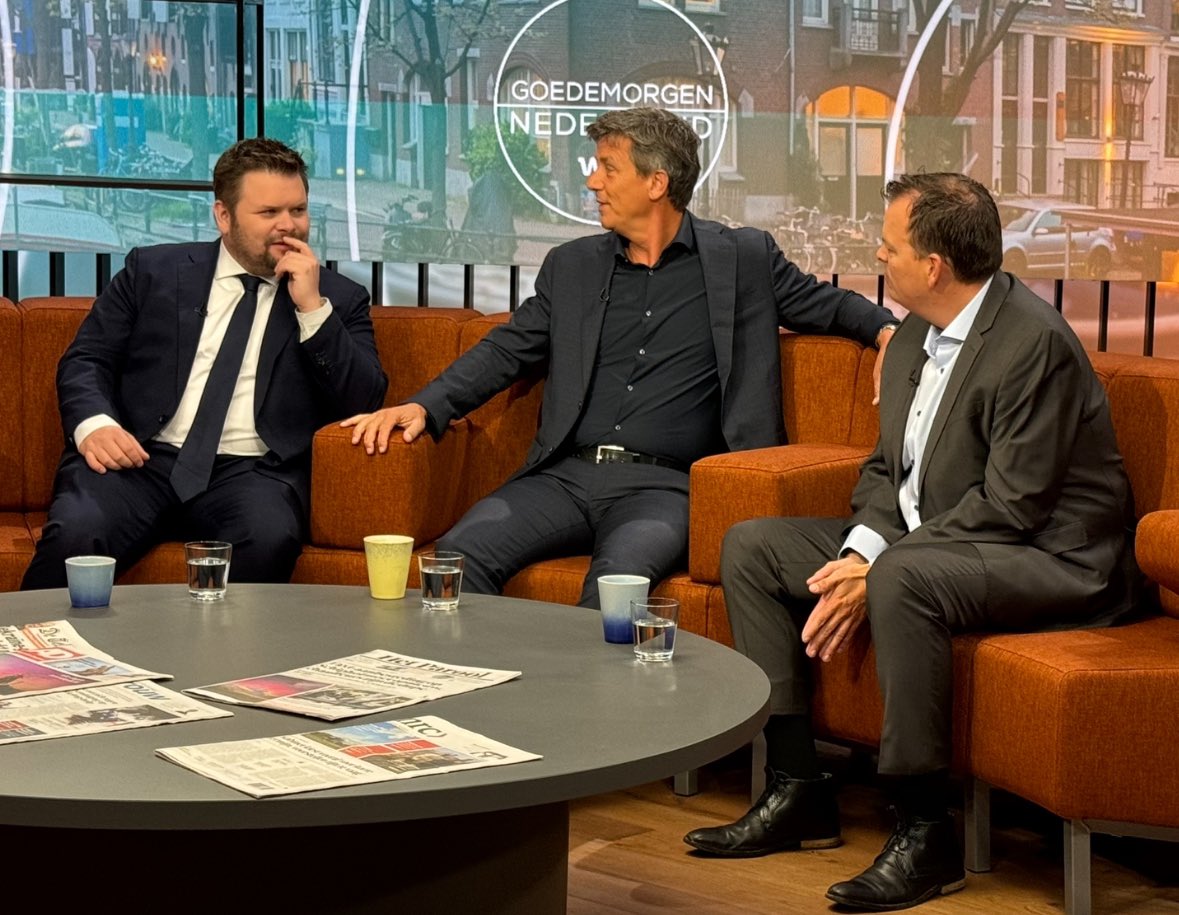 Tekort op arbeidsmarkt is 1 vd grootste problemen van ondernemers. Als je dan naar 4-daagse werkweek wil zoals FNV voorstelt, eerder wil stoppen met werken en ook geen arbeidsmigratie wil, hoe houden we NL dan in de benen, wie gaat het werk doen, zegt <a href="/voorzittermkbnl/">Jacco Vonhof</a> bij