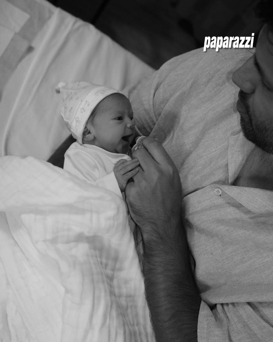 PaparazziRevis's tweet photo. PURA TERNURA 🥺 Sofía Calzetti compartió las primeras imágenes de Olivia, la hija que tuvo junto al Kun Agüero, y reveló su carita por primera vez ❤️

#SofiaCalzetti #KunAguero #OliviaAguero https://t.co/gCGPMYwzIV