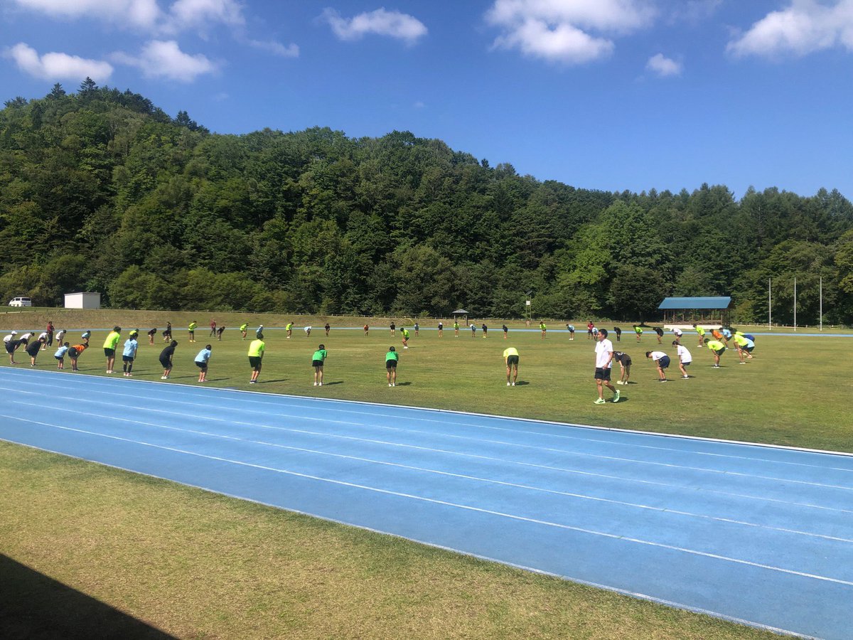 HidaOntakeTArea's tweet photo. #飛騨御嶽高原高地トレーニングエリア で合宿された #創価大学駅伝部 の皆さんが、高山市の中学生陸上部員や #飛騨高山ASC の皆さんと交流をしました🏃❗️
創価大学駅伝部の皆さんありがとうございました😊
これからも皆さんのご活躍を応援させていただきます📣
#御嶽高トレ https://t.co/XtpEq4sEg1
