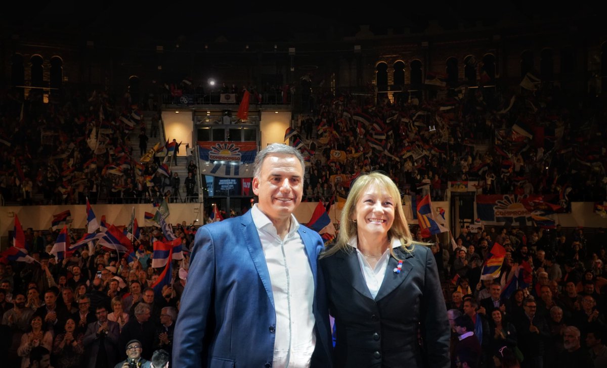 CosseCarolina's tweet photo. Presentamos las prioridades para gobernar Uruguay. En un mundo que enfrenta desafíos crecientes, nuestro país debe aspirar a más. Hoy empezamos a construir nuestro futuro. 
Gracias Colonia por recibirnos de brazos abiertos. https://t.co/juH328dgdC