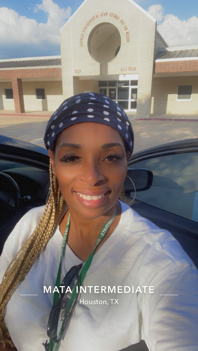 thecrystalexec's tweet image. Late post but celebrated International Dot Day at school!!!⚪️🔵⚫️🔴🦅🦅💕💚⁦@mataeagles⁩ ⁦@Mata_Library⁩ ⁦@AliefISD⁩