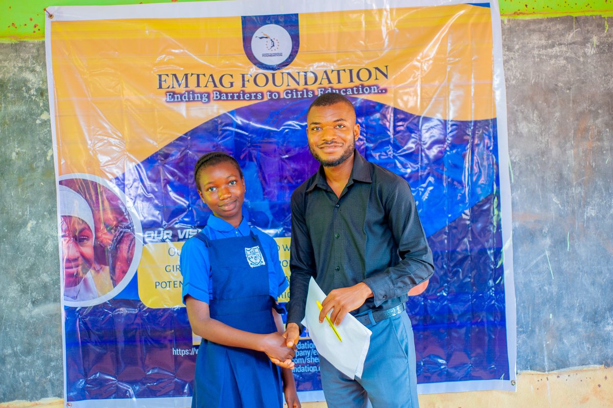 EMTAGFoundation's tweet photo. EMTAG GIFTS Project Ogbogba ✔️ 

18 girls from the senior secondary category, 6 from the junior secondary category, and 2 from the primary school category received their tuition fees for the upcoming term.

#girlseducation https://t.co/3tRq1EkCjM