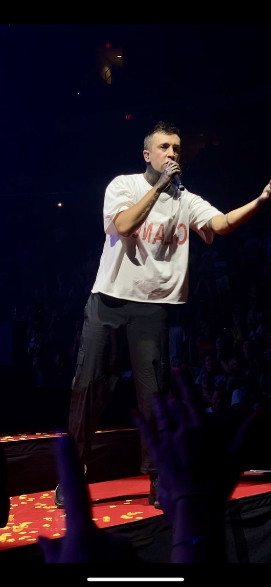 dntblvthehyp3's tweet photo. some more of my favorite photos i took at #clancyraleigh :-) https://t.co/Nj7GzBAiEt