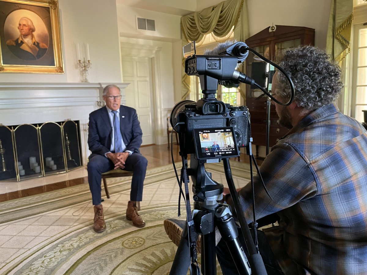 Sat down with @GovInslee today for a wide-ranging interview for <a href="/Reuters/">Reuters</a> and will be tagging along later this week as he travels across the state. More to come soon. 

Thanks <a href="/davidmryder/">David Ryder</a> for the help and the BTS photo!