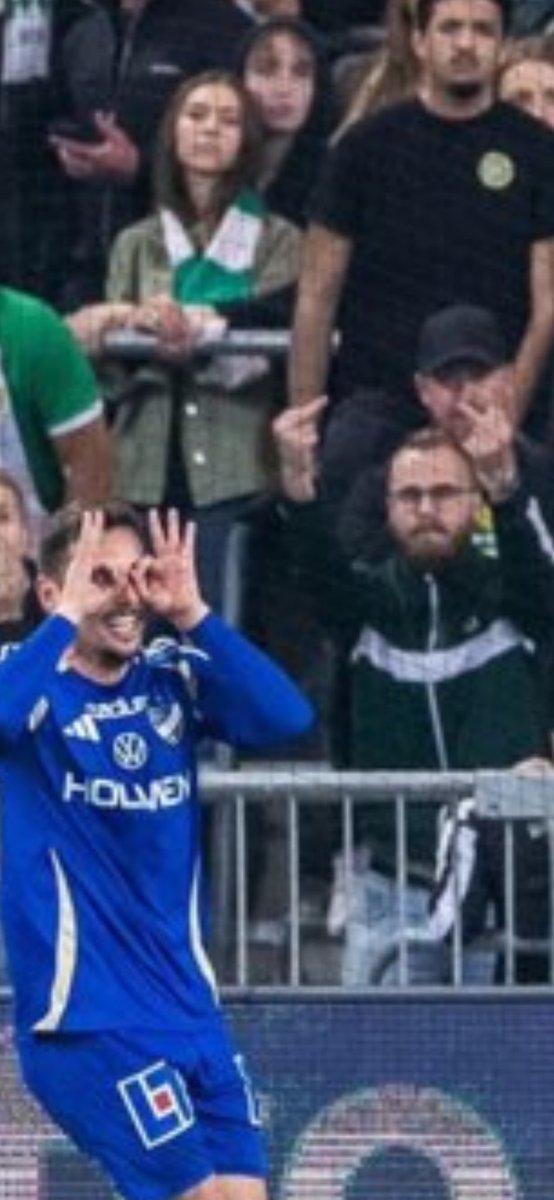 En sitter ner och kissar