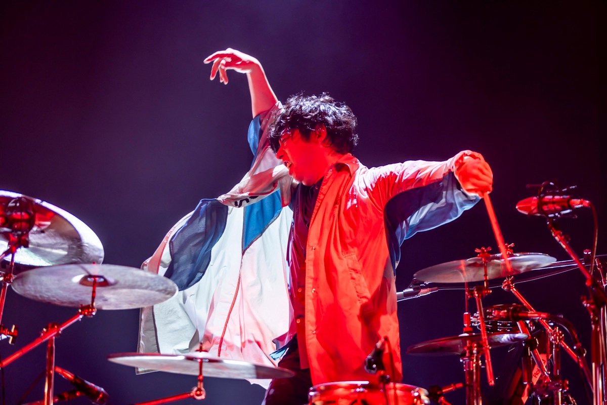 USGinfo's tweet photo. 【TOUR 2024「20th BEST MACHINE」】
9/16(月) 石川県・本多の森北電ホール公演ありがとうございました！

本日9/17(火)は愛知県・センチュリーホール公演です。
当日券の販売はございません。

▼グッズ会場販売
15:30～17:00/開場～終演後
https://t.co/6oa1J5iJI9

#USG20th #USG2024 #USG_SMBM https://t.co/MchEELNJAz