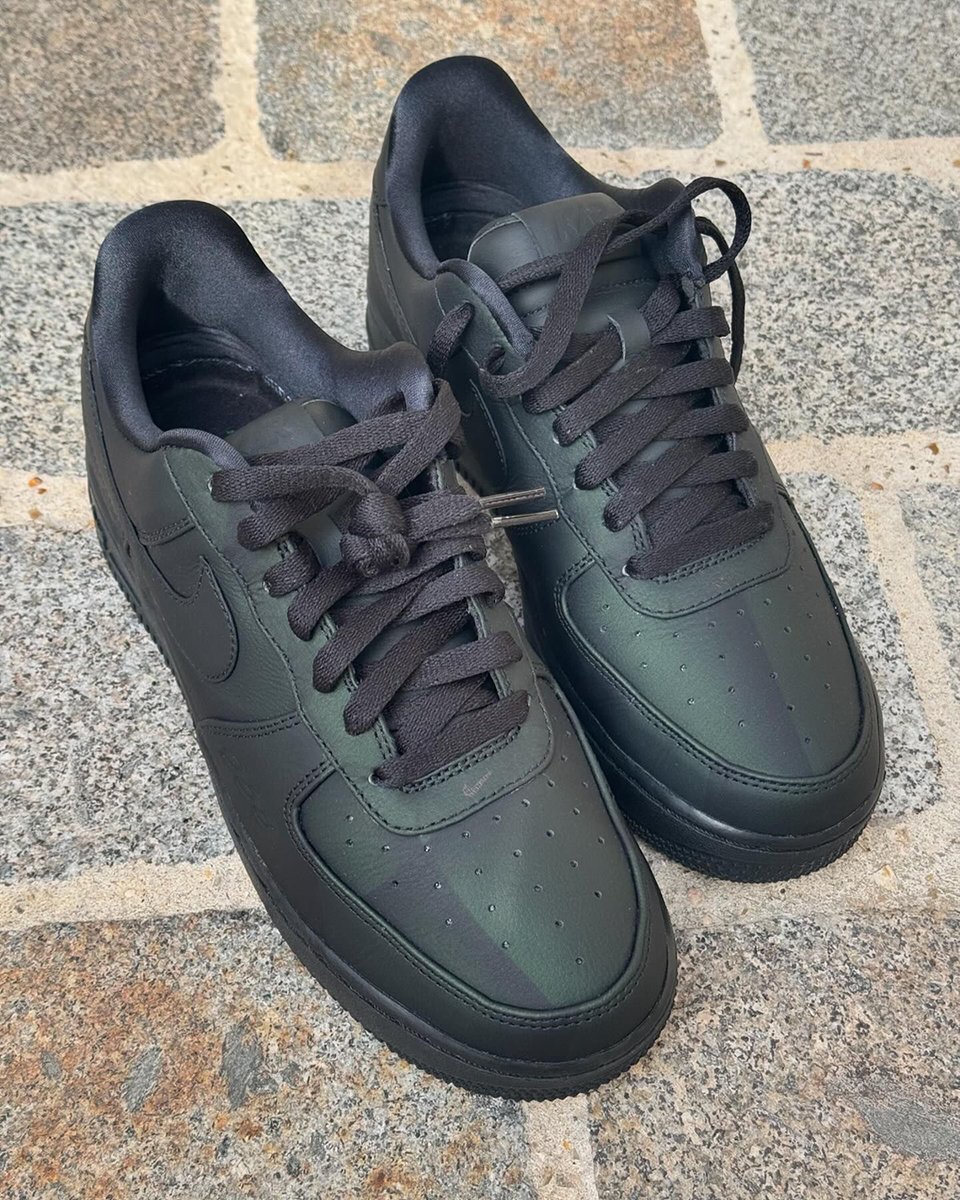 HYPEBEAST's tweet photo. The L’Art de L’Automobile Nike Air Force 1 Low is arriving in two iterations. Unfortunately, the pairs are said to be F&amp;F only https://t.co/t1C74K6OnR