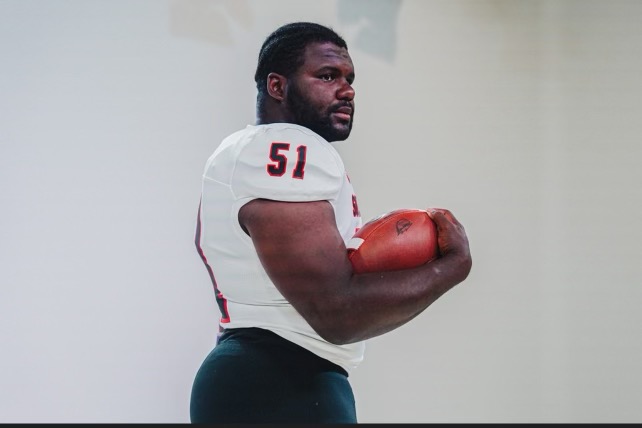 VWeatherton's tweet photo. My boys @v3rt0n1o and @epriley12  destination NFL they say you have to speak it into existence, me and my wife @tanesha94146 has been saying that since they was lil boys, they worked hard since popwarner now they in college together @SUUFB_ #OL/DL my boys going places Gods Will. https://t.co/tVEJMGgKd1