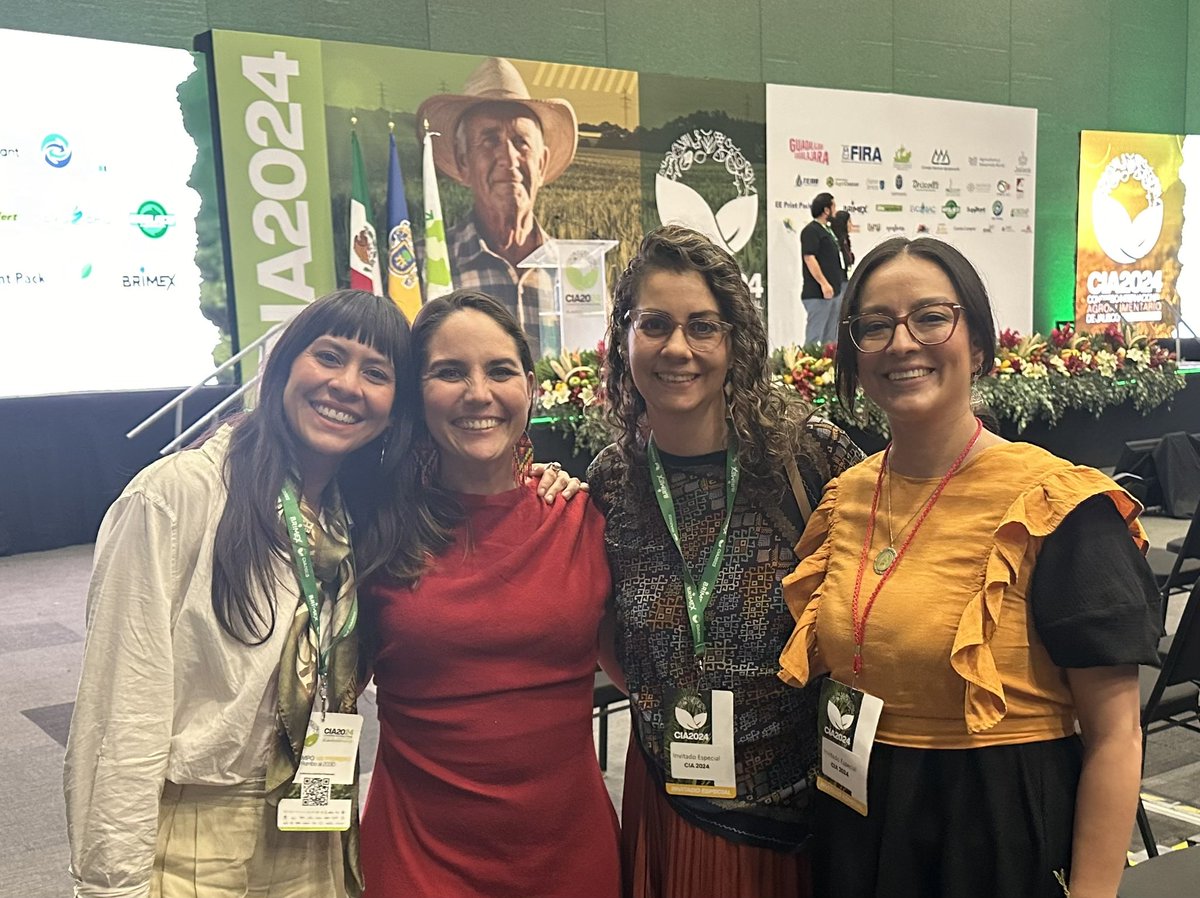 sofiaherm's tweet photo. Lo mejor de estos eventos es el reencuentro con colegas inspiradoras, quienes desde la #sororidad comparten su conocimiento para crear un mundo mejor.

#AlianzasParaLograrObjetivos https://t.co/2hI1hAzGjJ