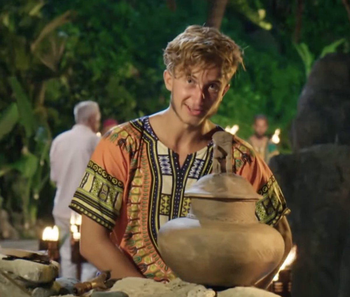 jereeekl's tweet photo. Yo? Del club atlético Baltazar, LA TENES ADENTRO MARTINA.

#Survivor #SurvivorTelefe https://t.co/OQYcr0j9xR