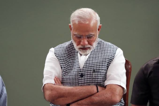 Anujsinghmohit5's tweet photo. आज अपना जन्मदिन है @narendramodi जी 
87लाख बीएड छात्रो का भविष्य अंधकार में डाल दिये आप लोग और@ncteDelhi @Pankajaroracie 
आपका जाहिल मंत्री @dpradhanbjp इसको समझ नहीं आता छात्रो की मनोदशा..
जन्मदिन के दिन बद्दुआ भी सुन ही लीजिए 
आप लोग भैस हो ..बीन बीएड छात्र बजा रहे https://t.co/HNVFN7PabH