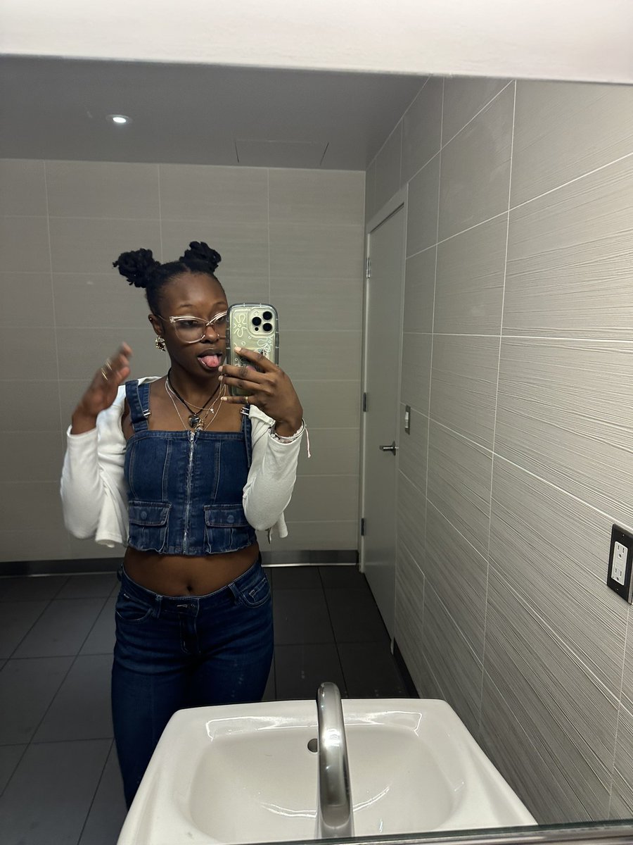 koleykole02's tweet photo. Gina Gina Gina😅 I deadass be bored https://t.co/pfs80CjrDo