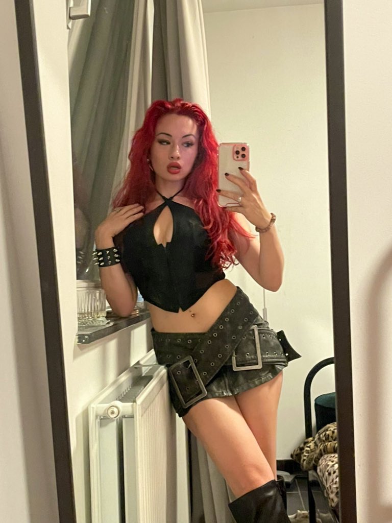 At my feet is where you belong 🎀⛓️

Findom •brat • cuck • humanatm • slave • finsub • findomqueen • fetish • goddess