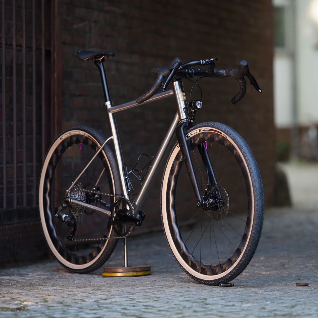 ridefarr's tweet photo. From Germany 👀⚡️⚡️ #handmadebicycles https://t.co/qo1Oa4S2O8