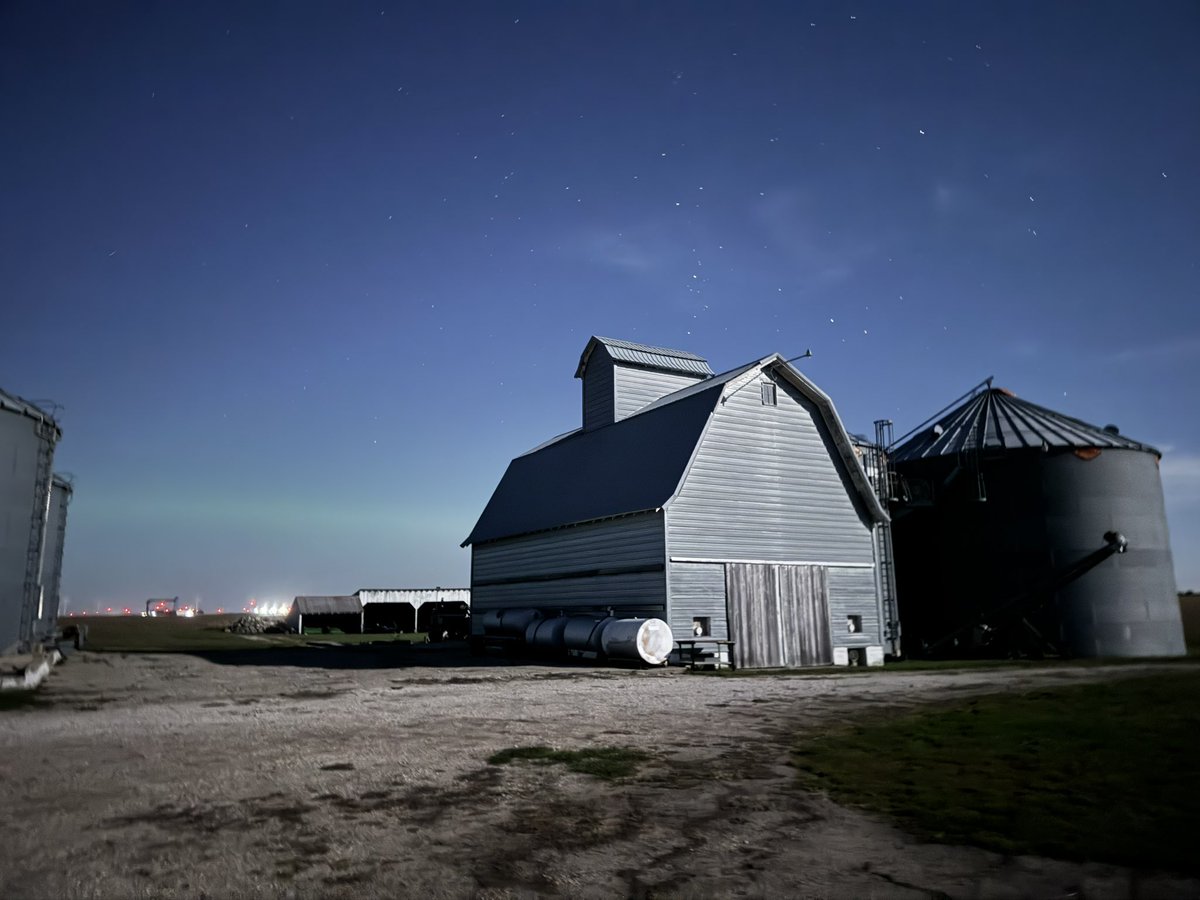 LauraSeiser's tweet photo. A little green eye candy near Blairsburg, Iowa! @TamithaSkov https://t.co/hZFYOfJSRj