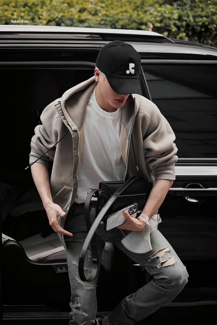 leuxmuguet's tweet photo. ️️

  ️️

Dalam misi menemani 𝘬𝘦𝘴𝘢𝘺𝘢𝘯𝘨𝘢𝘯 kerja.

  ️️
 ️️
 ️️ https://t.co/Isy6YiBIFM
