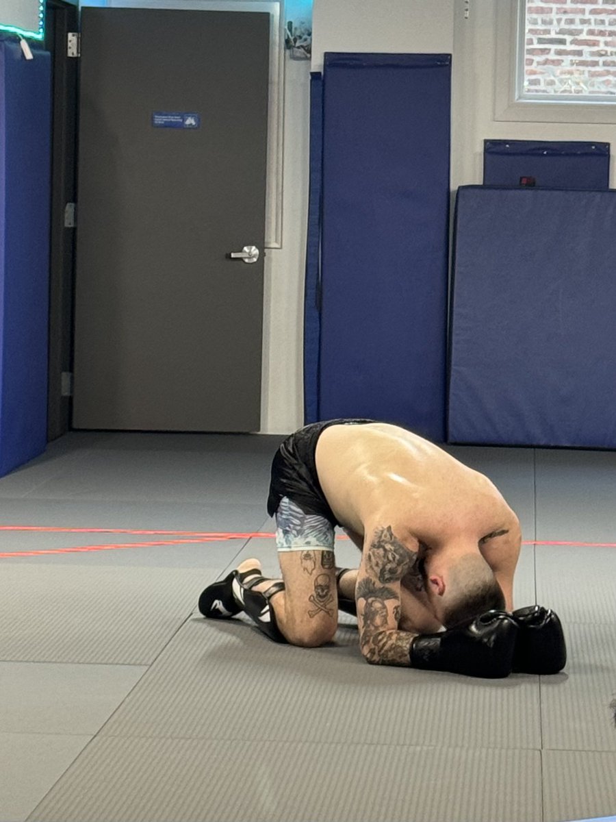 launders tweet media