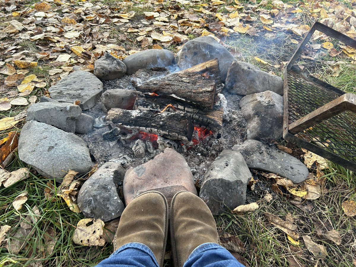 gomer2323's tweet photo. Tonight's camp update. No freezer meat. #HuntingCamp #Petersville https://t.co/N9BJUiHqFJ