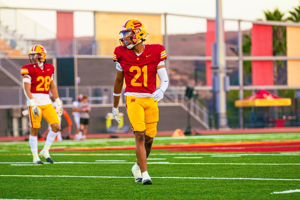 jay___6's tweet photo. Week 2 coverage clips vs Santa Barbara 🔒Great team win! Never satisfied 🦾

@Saddleback_FB @CoachLukeSC https://t.co/HEkm6uFSl9