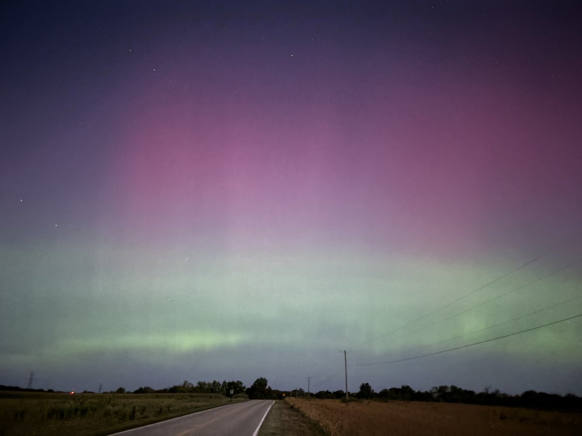 IT’S HERE!!! 

Fremont, MI at 11:20PM EDT

<a href="/AuroraNotify/">AuroraNotify</a> <a href="/MiStormChasers/">Michigan Storm Chasers</a> 
#miwx #aurora