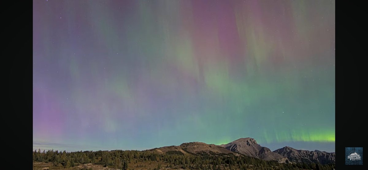 twiddertoes's tweet photo. Screenshots from the #Banff #SunsineVillage webcam showing beautiful #aurora tonight! Really hoping the Northern Lights make it to the coast! 🤞🤞 https://t.co/bLiJrF0OVl