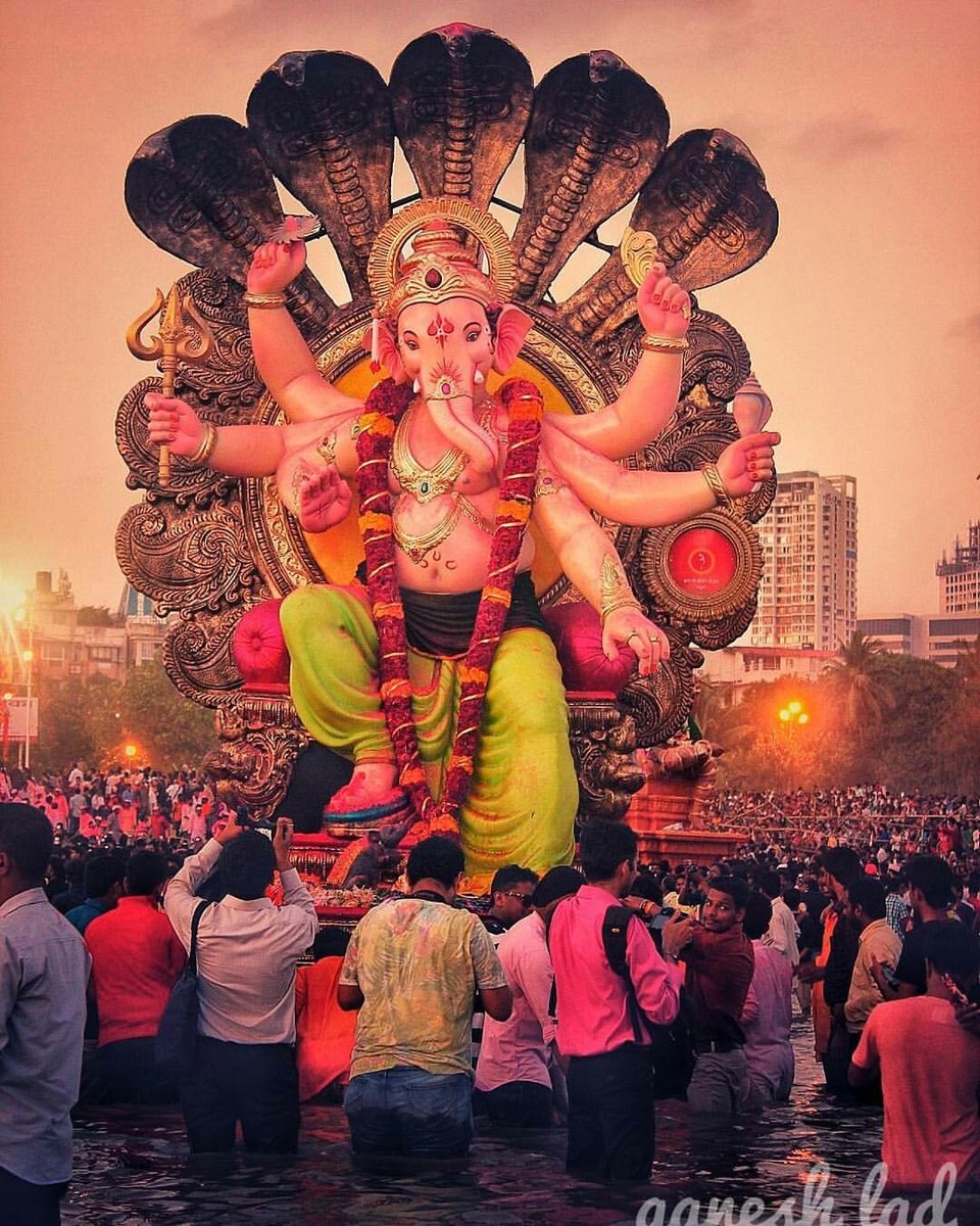 KatakiManisha's tweet photo. Om Namo Bhagavate
 Vasudevaaya!!!🙏🙏🙏🚩
Ganpati Bappa Morya!! 🙏
Mangal Murti Morya!!🙏🚩 
Best wishes to everyone on the auspicious occasion of #AnantChaturdashi and #GanpatiVisarjan. 
🙏🌹💞🙏🌹💞🙏💞🌹🐚 https://t.co/9qDSi9gfYl