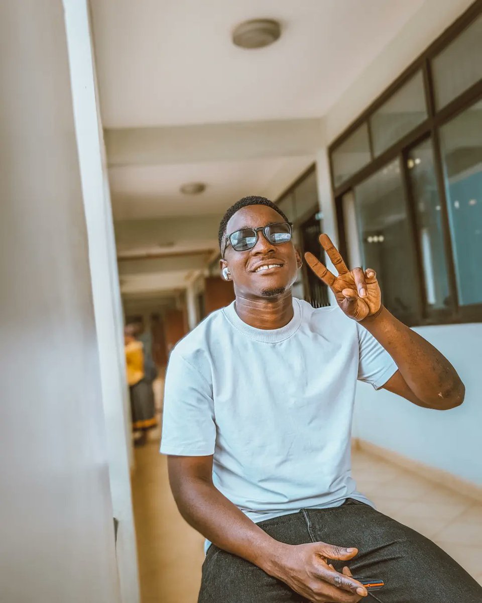 Benn__017's tweet photo. GRATITUDE 🙏🏿💎
 Another year with the same options, it's either GOD or GOD or GOD🧘‍♂️ Happy birthday to me 😂🖐🏽 https://t.co/MP9plxAZ0Q