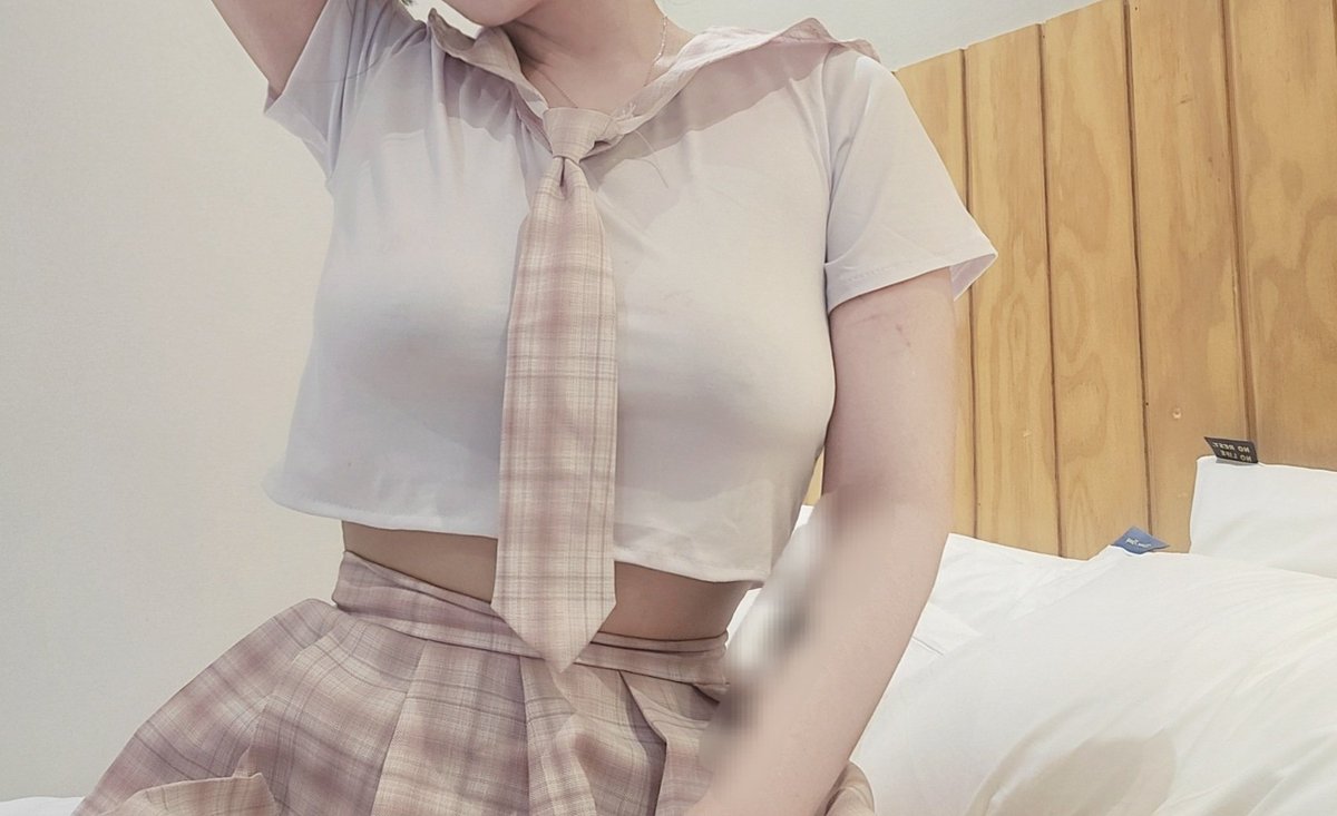 교복을 제일 좋아하시니까
많이 남겨 두었어요