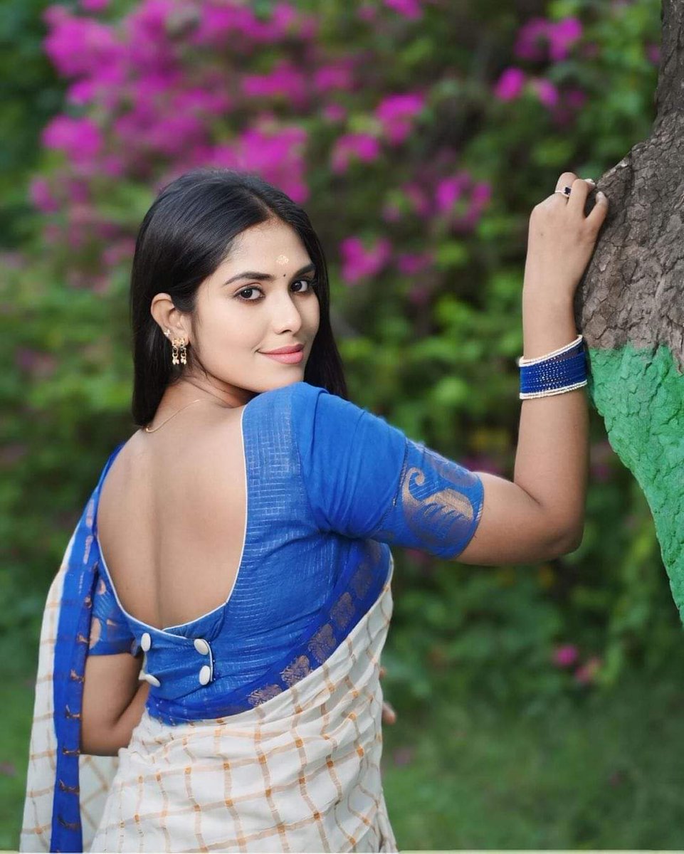 Ragavi92433588's tweet image. நான் எழுதும்
கவிதைகளை
நீதான்
முதலில்
படிக்க வேண்டுமென்று
முதல் எழுத்து
எழுதும் போதே
ஆசைப்படுவேன் அம்மு..
Good Moring