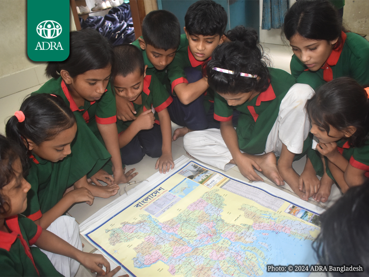 adrabangladesh's tweet photo. Children are learning Maps at CSCDP! CSCDP aims to provide fun and educational opportunities for children to foster a deeper understanding of the world from an early age.
#ADRA #ADRABangladesh #ADRACzech #ADRAKorea #Malfini #ChildEducation #ChalantikaSlum #Education #CSCDP https://t.co/CxeyjupP7O
