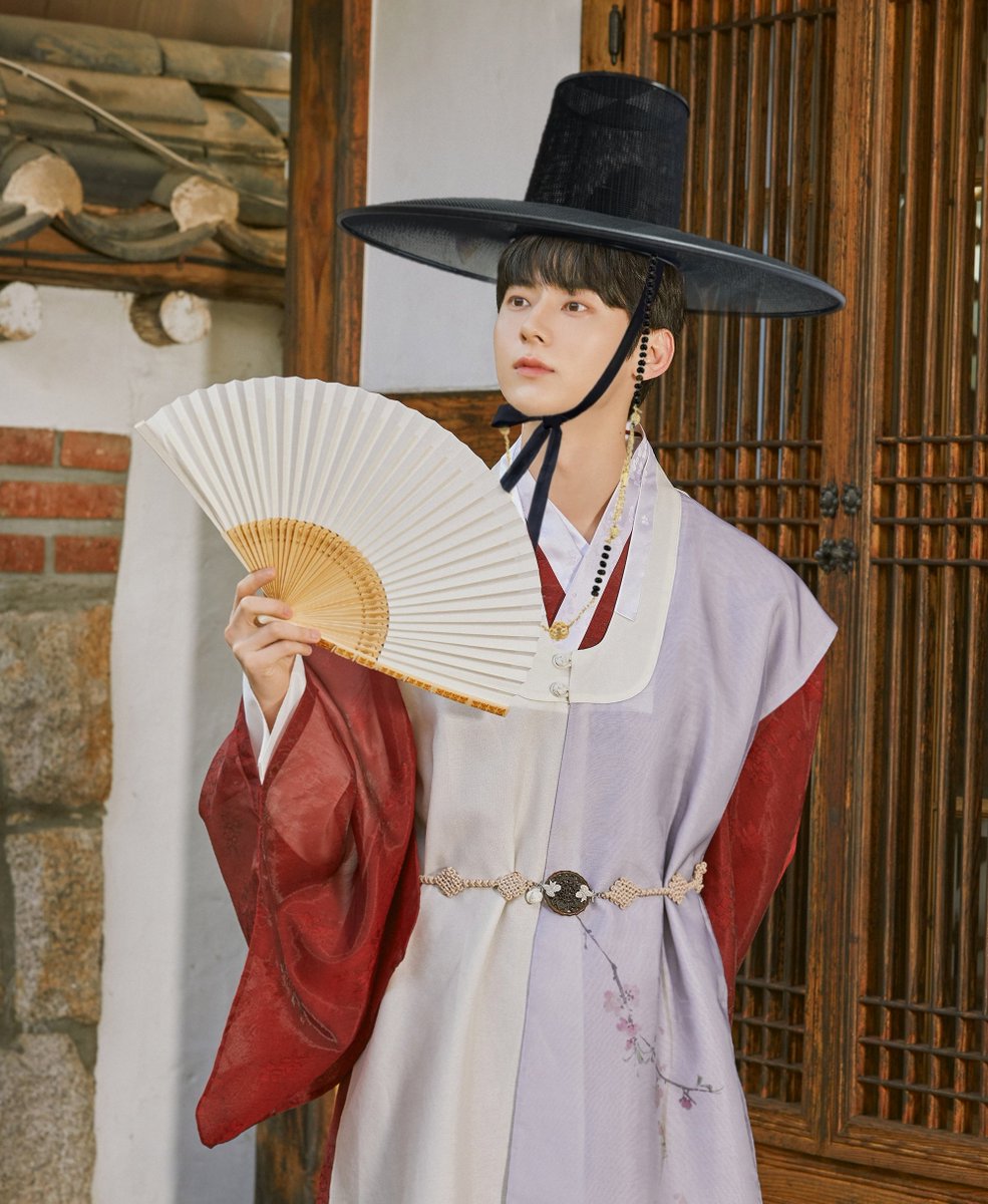 율도련님, 아직 볕이 뜨겁사옵니다 , , , 🎩