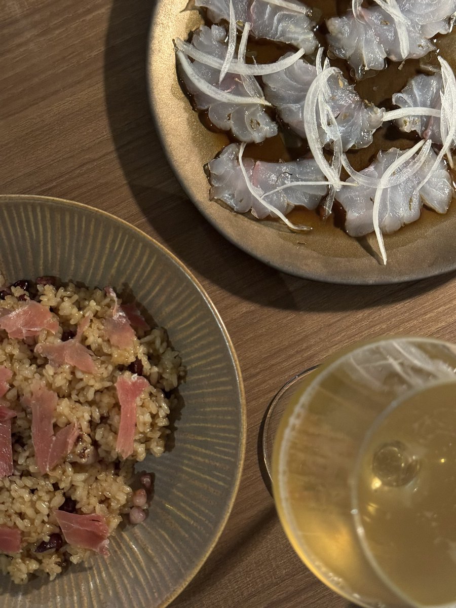 atomosricano's tweet image. 30 ร้านเชียงใหม่ 2024 สำหรับหน้าหนาวนี้ แบ่งเป็นร้านอาหาร คาเฟ่ และบาร์ 

1 Pariนาทีนี้ไปเชียงใหม่ทุกคนคือต้องพูดถึงทั้งนักท่องเที่ยวและคนพื้นที่ ร้านแนวอิซากายะเน้นการใช้วัตถุดิบคุณภาพแพริงกับเครื่องดื่มสุดเจ๋ง แนะนำพวกเมนูทะเล วันที่ไปปลาเก๋าดอกแดงดีม้ากกก ข้าวผัดข้าวสาลีด้วย!