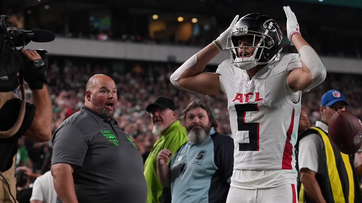 AtlantaFalcons's tweet image. Same tho 😮