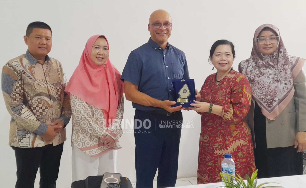 10 Sept. 2024 Universitas Respati Indonesia kedatangan Ketua Konsil Tenaga Kesehatan Indonesia Bapak Amiruddin Supartono, S.Tre.,Kes.MM., yang hadir bersama Prof. Shanis Esmail dari University of Alberta Canada.  
selengkapnya di urindo.ac.id/berita/rencana…