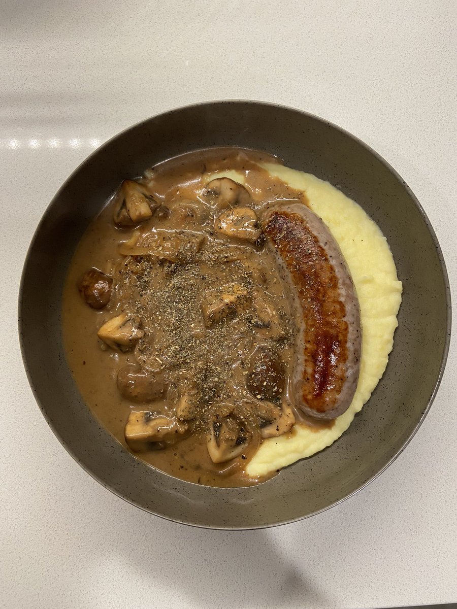 heydonbuse's tweet photo. i like cooking with beer sometimes I even add it to the food 🤣 https://t.co/RakySUa72i