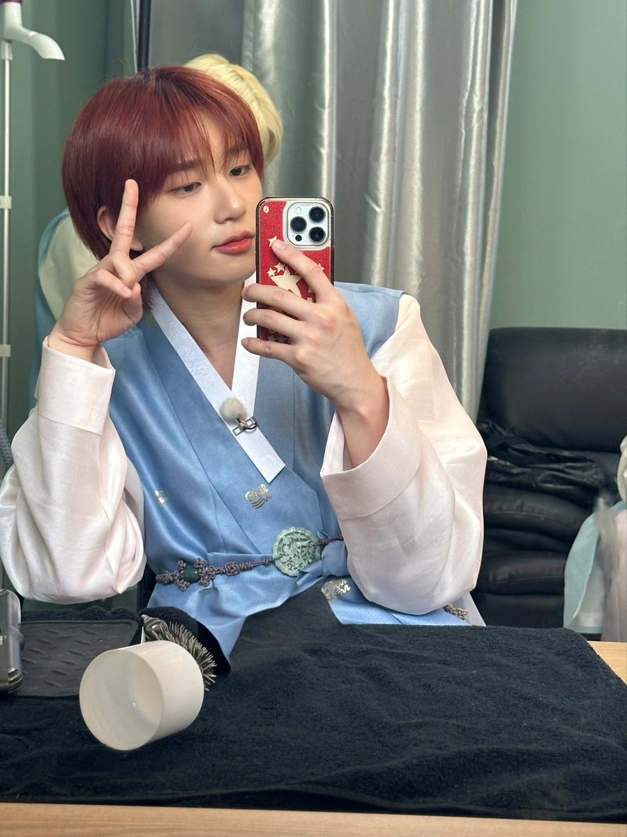 P1H_members's tweet photo. 피스 여러분! 즐거운 추석 보내요~!😀😃😄😁😆

#P1Harmony #THEO https://t.co/Cgbbh35LEE