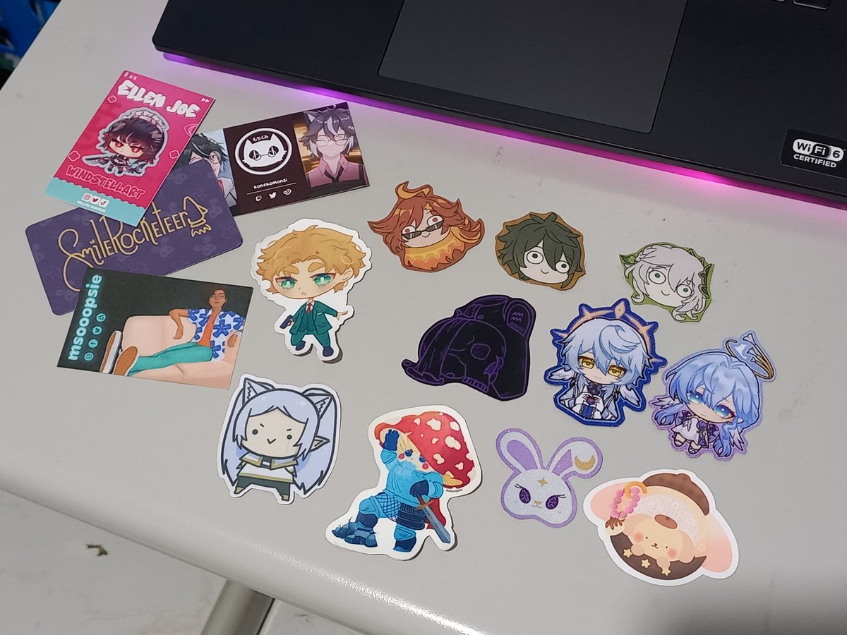 S_hime_ART's tweet photo. I loveeeeee art trades and freebies ๐โจ๏ธ i got cute stickers from #PotAFall
Stickers from:
@anonartistics_
@smilerocketeer
@windstellart
@konekomonsi
@ms_ooopsie
@/stardustsundries & @/theartbanni
+ more! (I wasn't able to get their socials huhuh lmk if you know them!) https://t.co/EpkxaZelFw